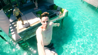 rewinside پوسٹر