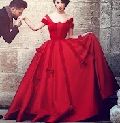 Niesamowita nowoczesna suknia ślubna screenshot 5