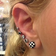 برنامه‌نما Ear Piercing Ideas عکس از صفحه