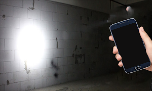 Flashlight - Bright LED Torch screenshot 4
