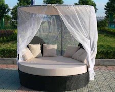 Modern Canopy Bed Design پوسٹر