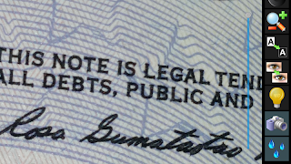 Magnifier + Flashlight 海報