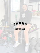 برنامه‌نما Bruno Strong عکس از صفحه