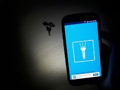برنامه‌نما Flashlight عکس از صفحه