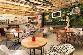 Cafe Interior Design screenshot 5
