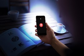 برنامه‌نما Flashlight with camera عکس از صفحه