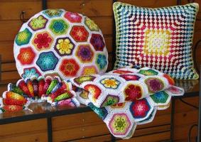 Beautiful Crochet Pillow Decoration captura de pantalla 1