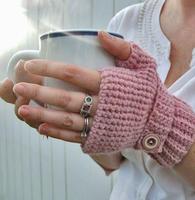 Crochet Fingerless Gloves screenshot 1