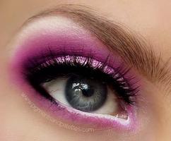 Dark and Soft Pink Eye Shadow Screenshot 2