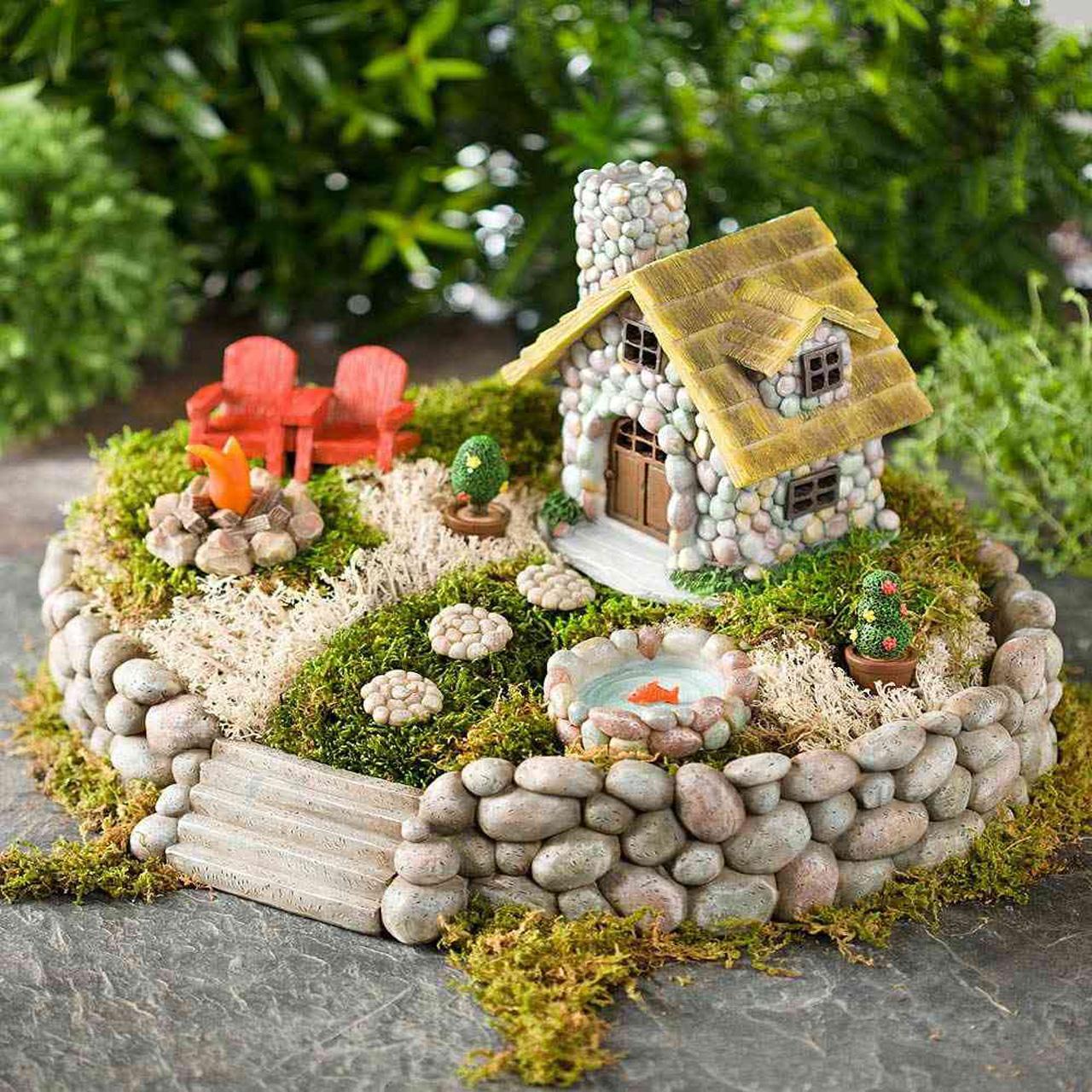 Фото дачных поделок. Гарденинг миниатюрный сад. Декоративный домик для сада. Декоративные домики для сада из камней. Домик из природного материала.