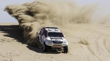 Dakar Desert Rally Car Wallpaper Screenshot 3