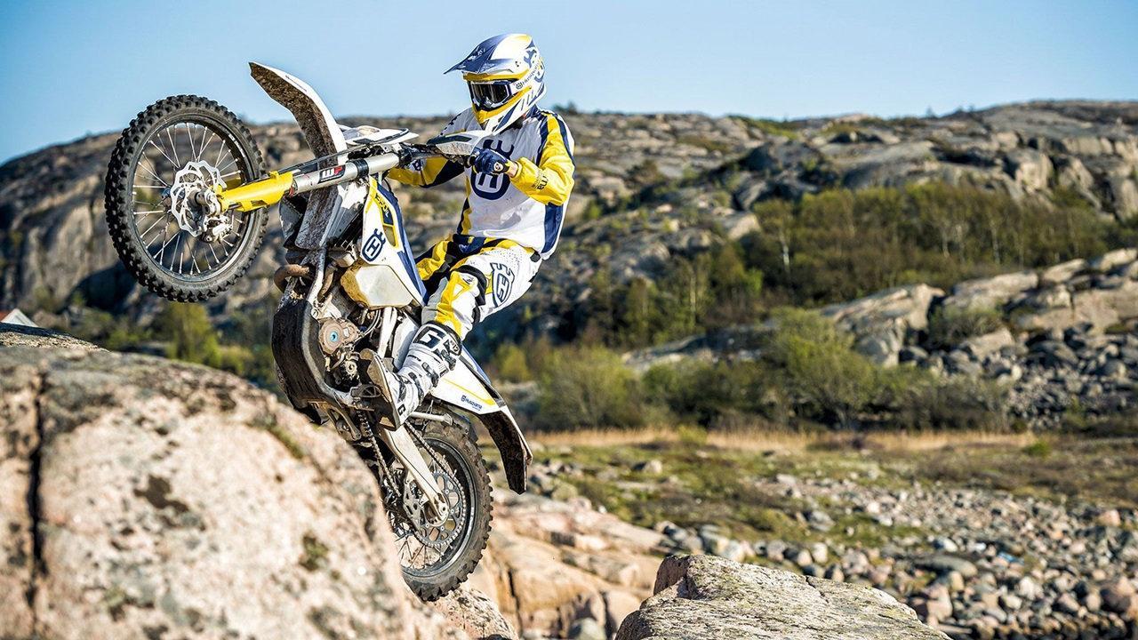 Дирт байк. Husqvarna мотоциклы эндуро. Мотоцикл Хускварна турэндуро.