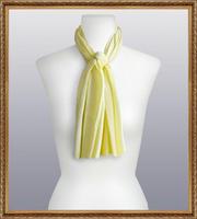 How to Tie a Scarf Affiche