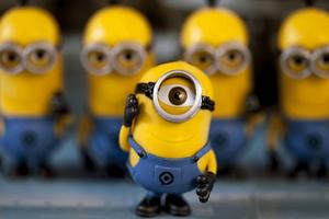 Find differences on minions постер