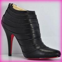 Women Boot penulis hantaran