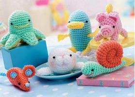 Creative Crochet Craft پوسٹر