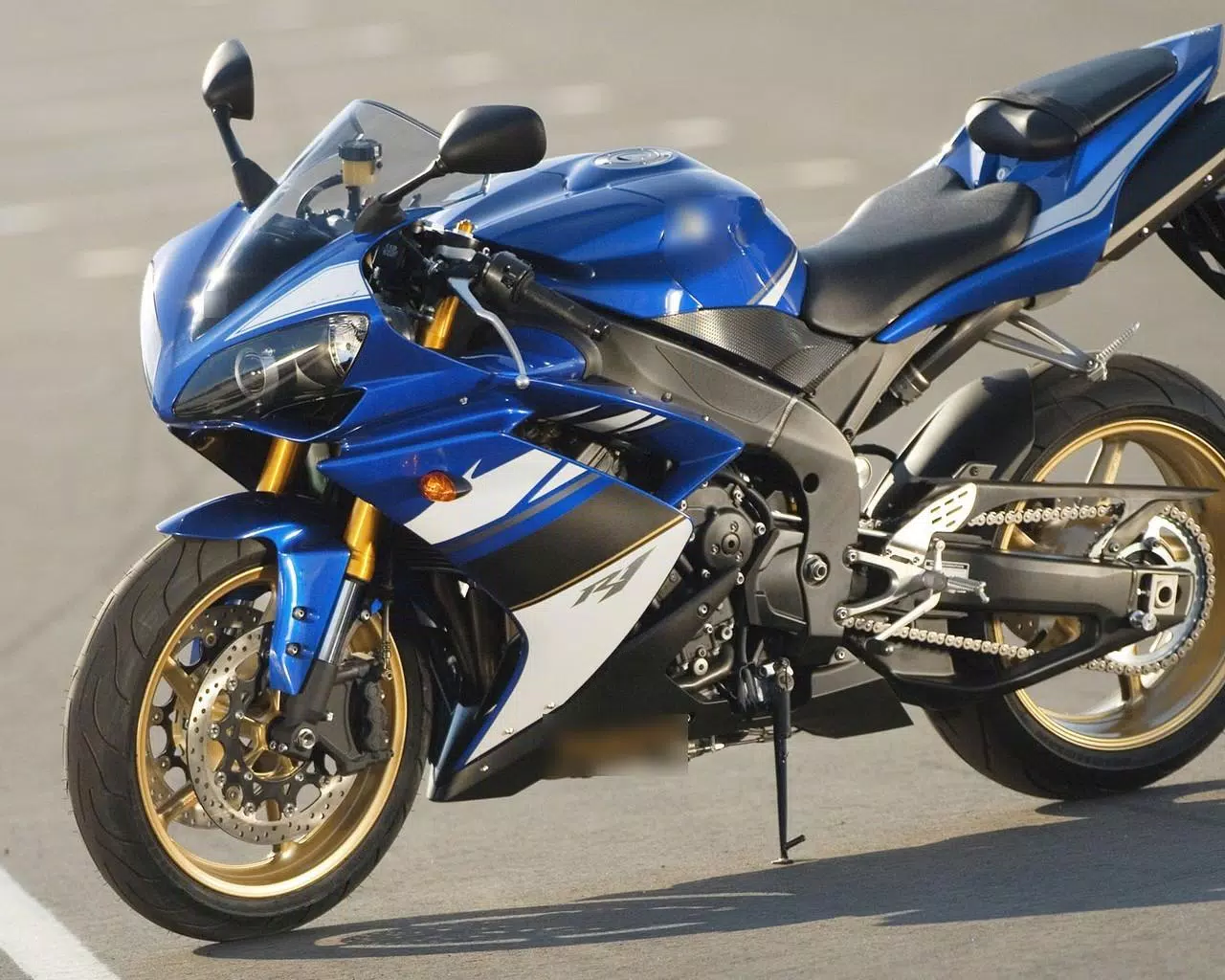 Мотоцикл yamaha r1