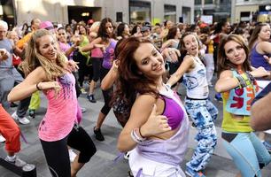 Zumba Dance For Fitness Video постер