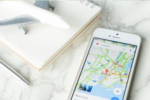 Navegación GPS, alertas de tráfico de mapas Poster
