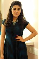 Nivetha Thomas Wallpapers تصوير الشاشة 1