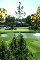 Oak Park Country Club постер