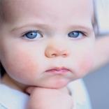 بازل صور أطفال حزينة و سعيدة .