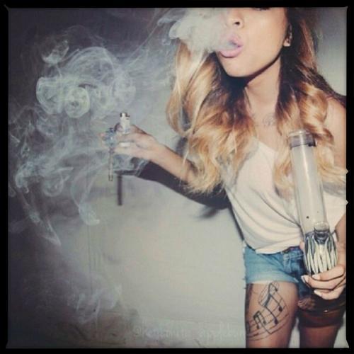 Stoner Girls Live Wallpaper HD for Android - APK Download