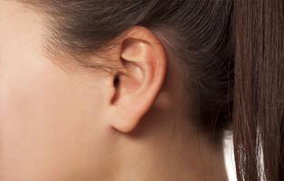 العلاجات لقطع وراء الأذن الملصق