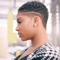 African Ladies Haircut 2018. الملصق