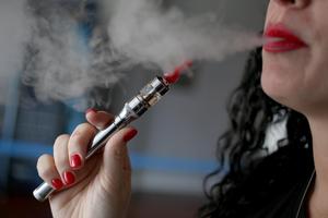 ecig الملصق