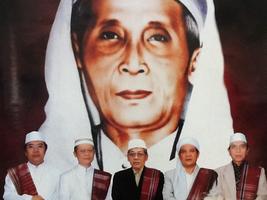 KH. MUH. YAHYA GADING MALANG постер