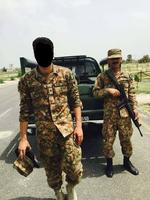 Pakistan Army Suits Editor gönderen