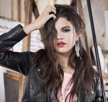 Selena Gomez Wallpapers HD Screenshot 1