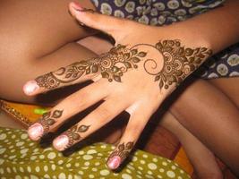 Simple Mehndi Designs For Girl screenshot 1