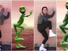 Dance give me your little green Martian thing اسکرین شاٹ 1