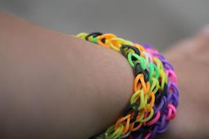 Como fazer pulseiras imagem de tela 1