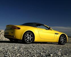Puzzles Aston Martin V8 Roads Screenshot 3