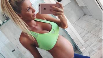 Pregnant Mom Health постер