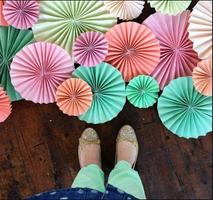 DIY paper fans पोस्टर