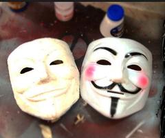 DIY paper mache mask penulis hantaran