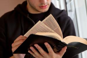 The Holy bible: Ways To study bible screenshot 1