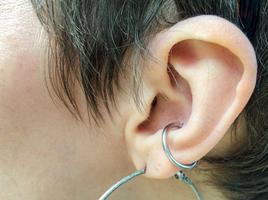 1 Schermata Ear Piercing Ideas