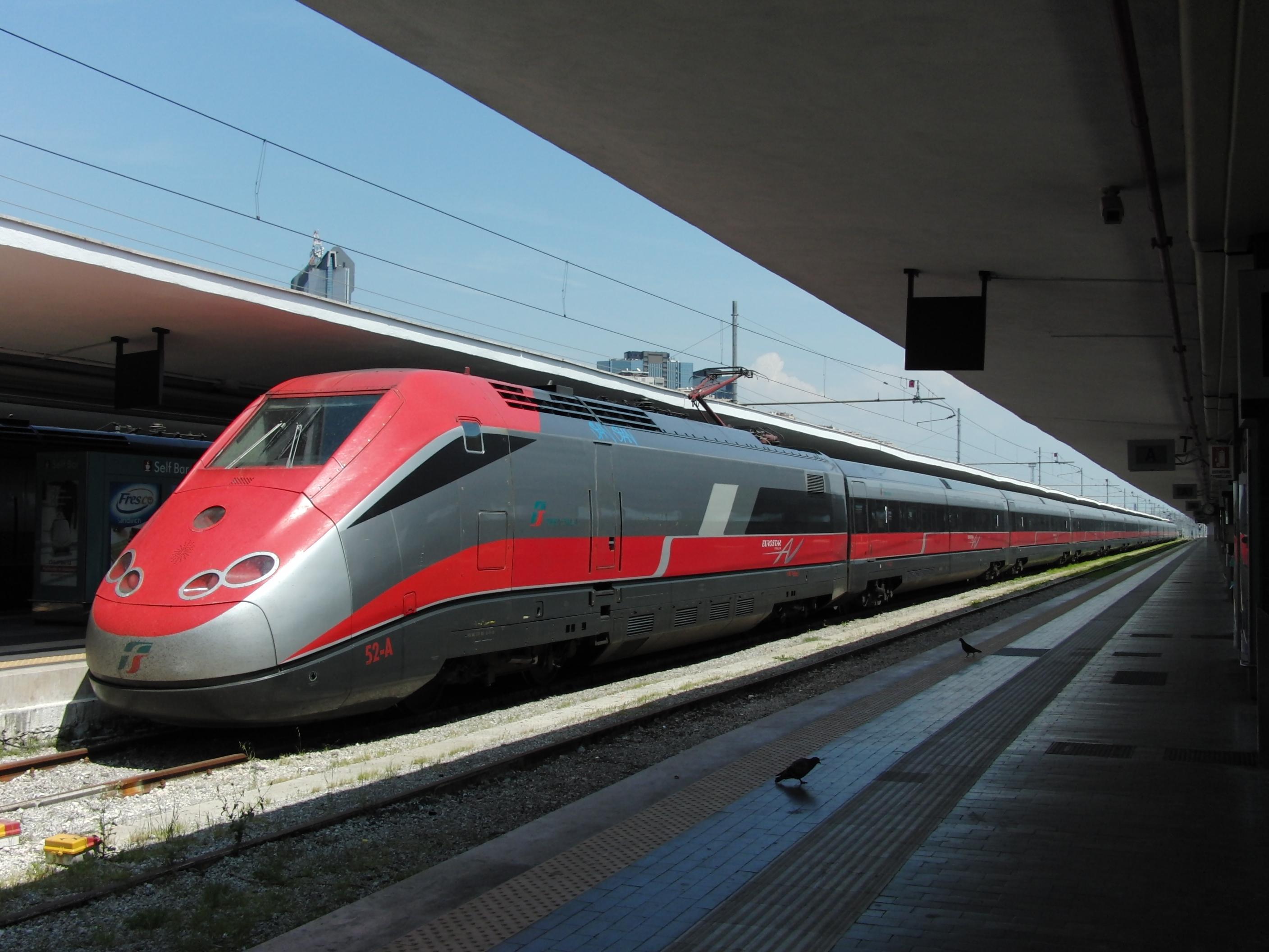 Современные железные дороги. FS class ETR 500. Frecciarossa 9512. Поезда Italia Frecciarossa. Frecciarossa etr500.