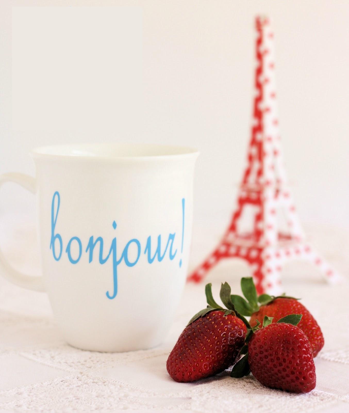 Доброе утро на языке с переводом. Открытки с добрым утром на французском языке. Bonjour открытки. Пожелания с добрым утром французские. Пожелания с добрым утром на французском языке.