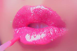 برنامه‌نما Lip makeup عکس از صفحه