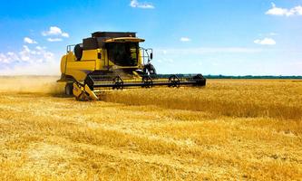 Modern agricultural machinery tractor puzzle capture d'écran 3