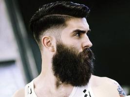 Beste Frisuren für Männer | Einfach und elegant Screenshot 1