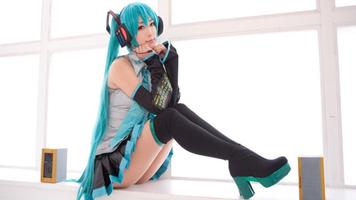 Cosplay Girl Wallpaper HD скриншот 1