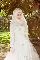 فساتين الزفاف الحجاب الملصق