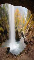 Wallpapers of Waterfalls HD постер